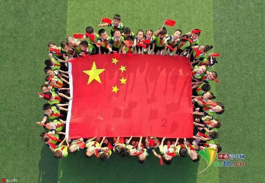 家庭教育跟学校教育比起来，难度会更大一些，原因是什么呢？游戏画面